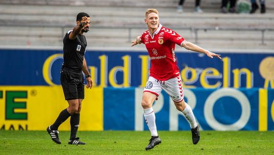 Kalmars Rasmus Elm jublar