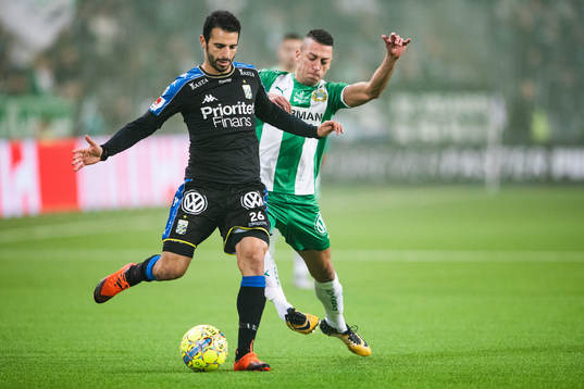 IFK Göteborgs André Calisir och Hammarbys Nikola Djurdjic