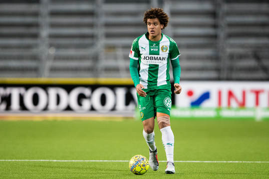Hammarbys Neto Borges med bollen