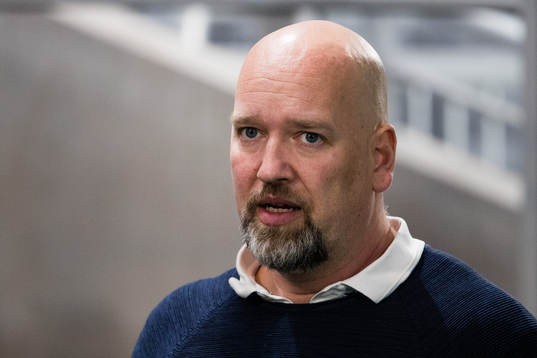 Hammarbys vd Henrik Kindlund innan fotbollsmatchen i