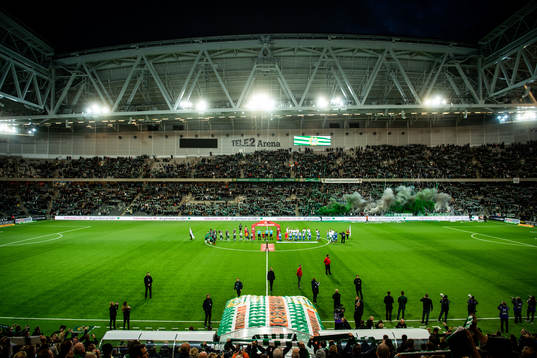 Vybild över Tele2 arena och laguppställningarna