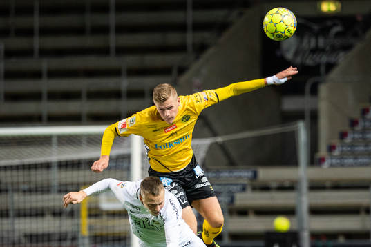 Häckens Viktor Lundberg och Elfsborgs Joakim Nilsson i