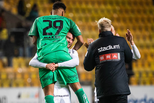 Häckens Alexander Faltsetas lyfter Jonathan Ursin Rasheed