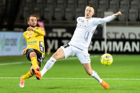 Elfsborgs Robert Gojani och Häckens Viktor Lundberg