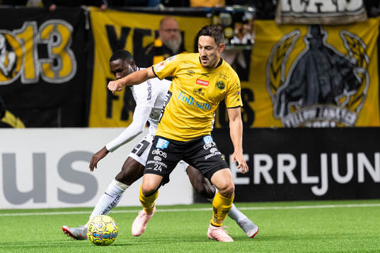 Elfsborgs Stefan Ishizaki och Häckens Elohor Ekpolo