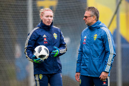 målvakt Hedvig Lindahl och målvaktstränare Tomas