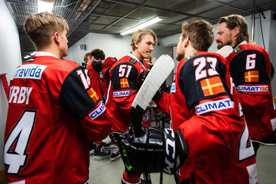 Malmö Redhawks Emil Sylvegård i korridoren