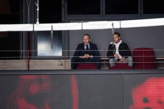 Malmö Redhawks Marcus Sylvegård (tv) som är avstängd