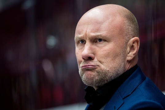 Malmö Redhawks tränare Peter Andersson deppar