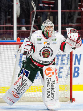 Frölundas målvakt Johan Gustafsson jublar