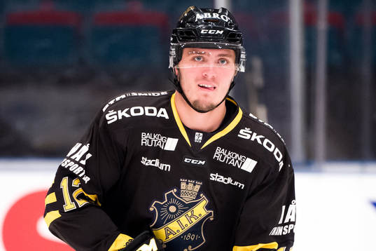 s Max Lindholm