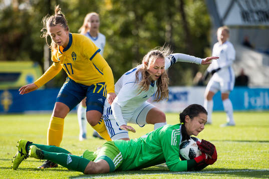 Sveriges Cornelia Kapocs mot Kazakstans Anastassiya