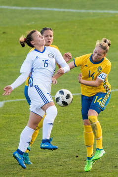 Kazakstans Karina Adilkhanova och Sveriges Agnes Nyberg