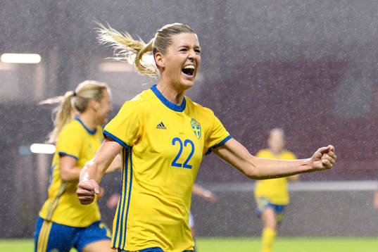 Sveriges Olivia Schough jublar