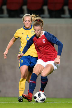 Sveriges Magdalena Eriksson och Norges Synne Skinnes Hansen
