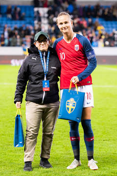 Isabella Sjöstedt och Norges Caroline Graham Hansen