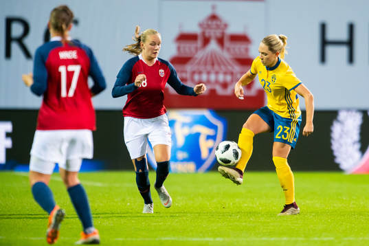Sveriges Elin Rubensson och Norges Frida Maanum