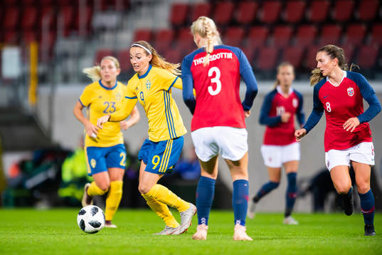 Sveriges Kosovare Asllani