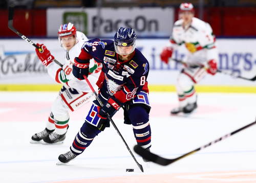 Linköpings Jimmy Andersson med Moras Emil Aronsson bakom