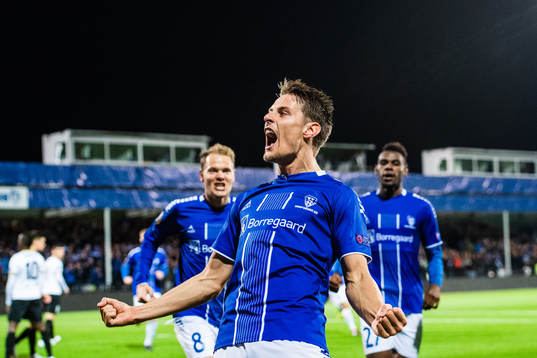 Kristoffer Zachariassen of Sarpsborg 08 celebrates