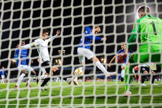 Kristoffer Zachariassen of Sarpsborg 08 scores 2-1