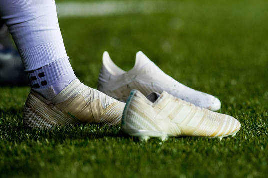 The legs and shoes of Jonathan Levi of Rosenborg