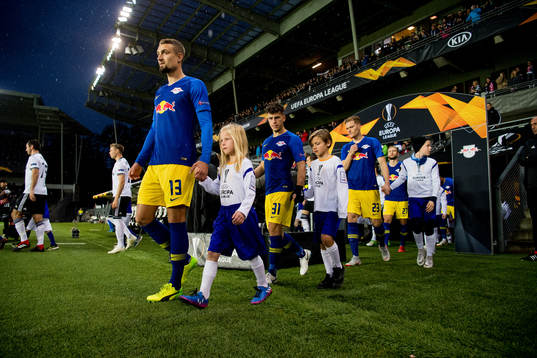 Stefan Ilsanker and Diego Demme of RB Leipzig