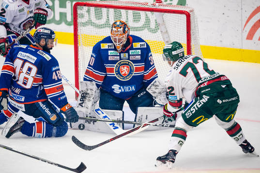 Frölundas Patrik Carlsson och Växjös målvakt Viktor