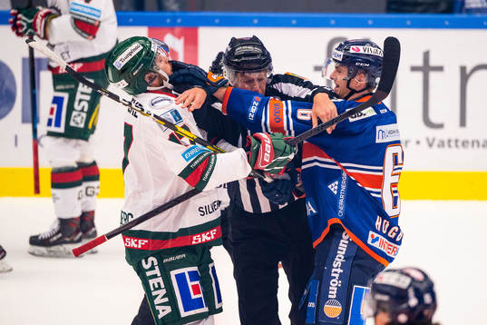 Bråk mellan Frölundas Sebastian Stålberg och Växjös