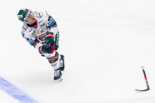 Frölundas Ryan Lasch grinar illa