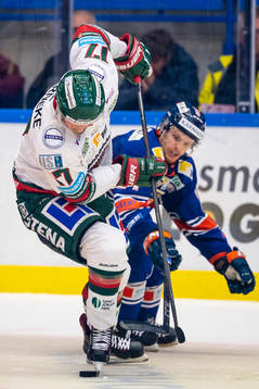 Frölundas Sebastian Stålberg och. Växjös Brendan