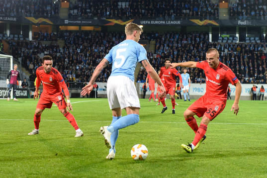Sören Rieks of Malmö FF against Gökhan Gönül and