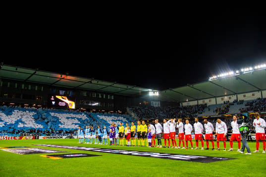 Players line up