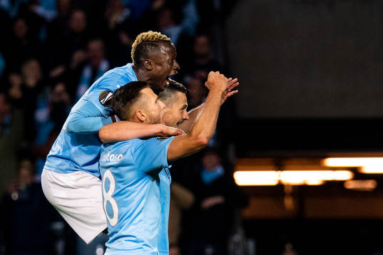 Bonke Innocent and Arnór Ingvi Traustason celebrates with