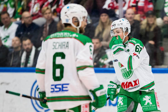 Rögles Leon Bristedt tar sig för munnen