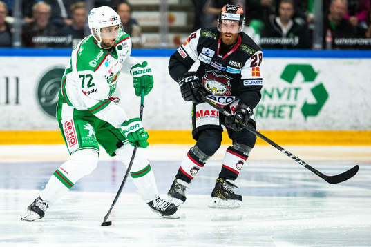Rögles Daniel Zaar och Malmö Redhawks Jens Olsson