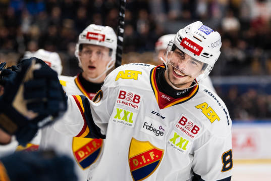 Djurgårdens Gustav Possler jublar