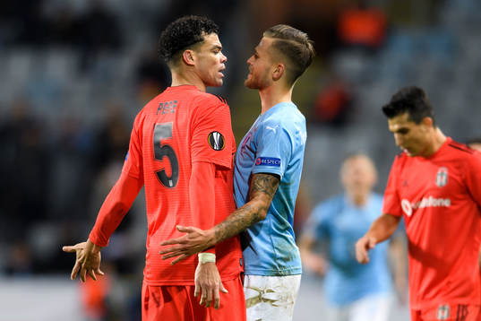 Pepe of Besiktas and Arnór Ingvi Traustason of Malmö FF