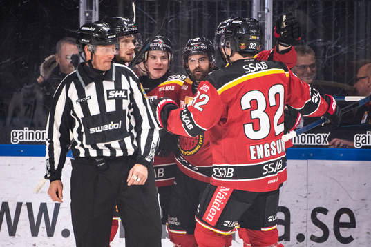 Luleås Jack Connolly blir omkramad