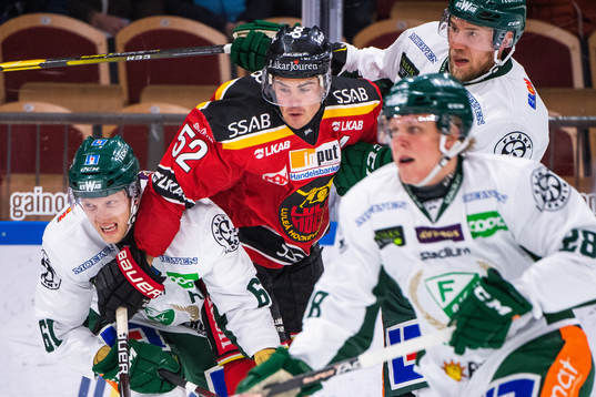 Färjestads Johan Ryno och Luleås Karl Fabricius