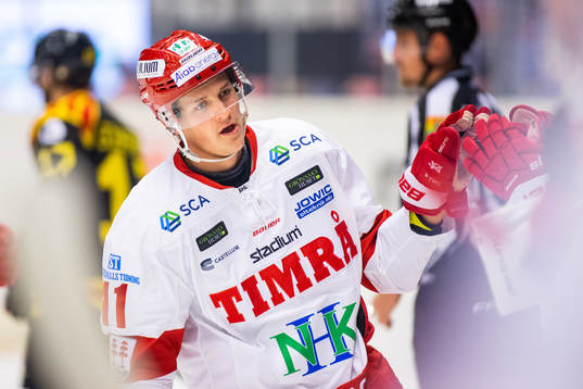 Timrås Henrik Törnqvist jublar