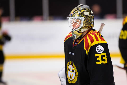 Brynäs målvakt Tomi Karhunen deppar