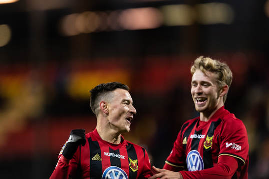 Östersunds Jamie Hopcutt jublar