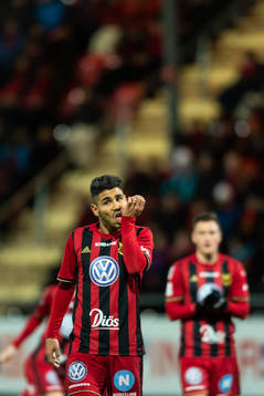 Östersunds Hosam Aiesh grimaserar