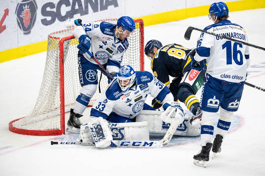 Leksands Ben O'Connor och målvakt Axel Brage