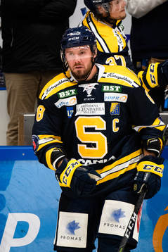 Södertäljes Nicklas Grossmann jublar
