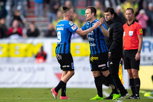 Byte mellan Jonas Lindberg och Niklas Busch Thor