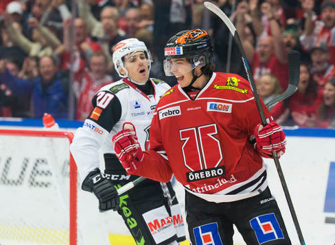 Örebros Viktor Lodin jublar