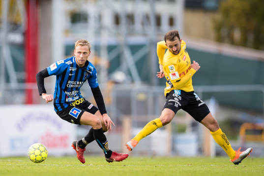 Sirius Christer Gustafsson och Elfsborgs Robert Gojani
