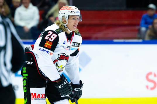 Malmö Redhawks Marcus Sylvegård jublar